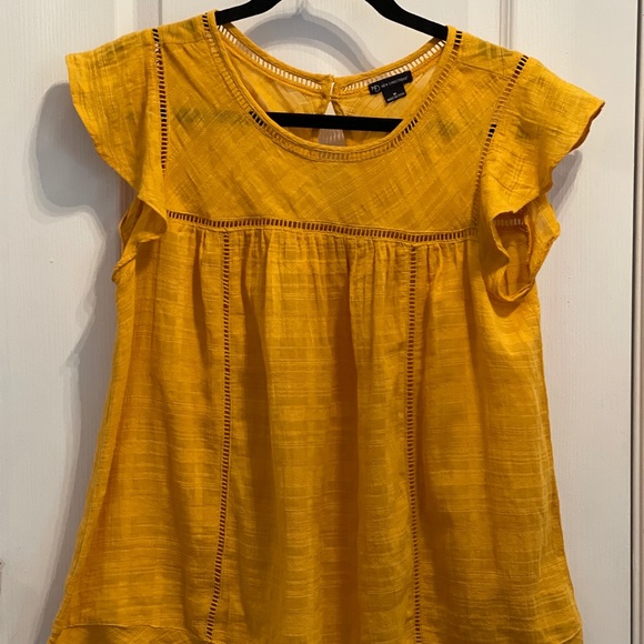 New Directions ND Flutter sleeve Gold Yellow Blouse with bohemian vibe. MEDIUM - Picture 7 of 7